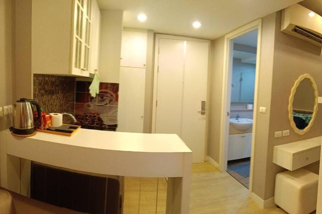 Fluffy Bed And Seaview @Bangsaen Apartment Exterior photo